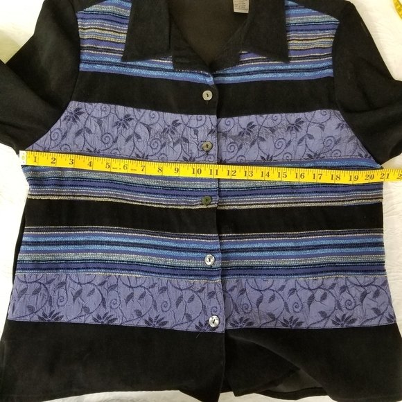 TANJAY petites button up velvet textured size 12 shirt. - Picture 5 of 7
